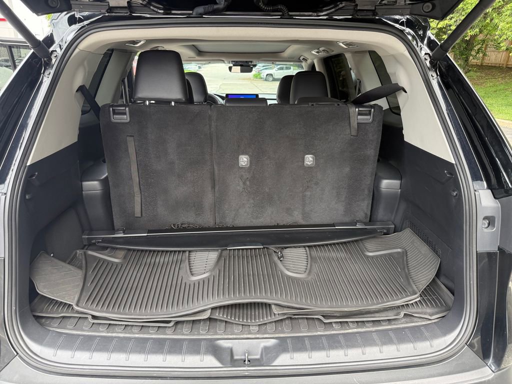 Used 2024 Toyota Grand Highlander AWD image 16