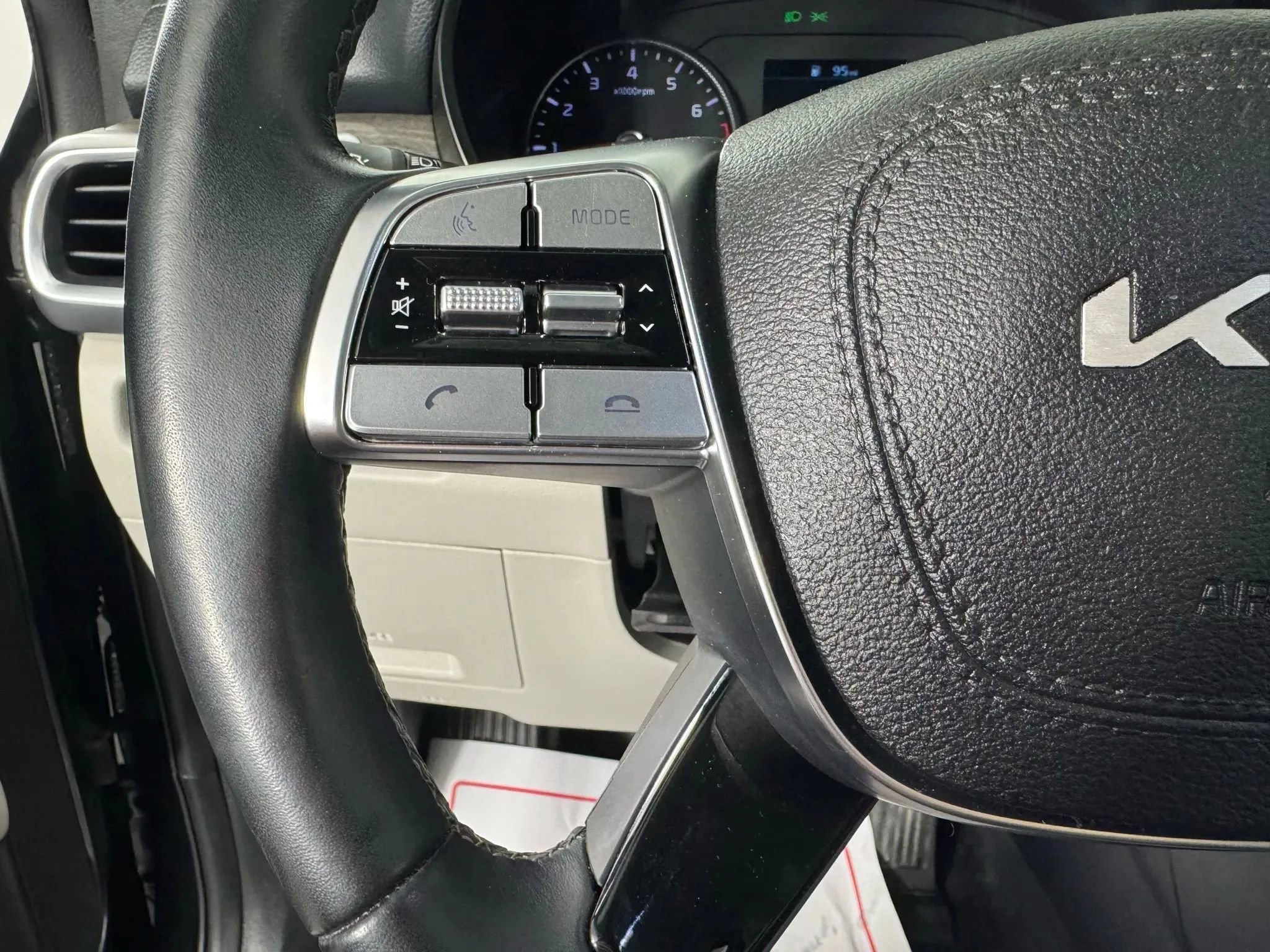 Used 2022 Kia Telluride EX w/ EX Premium Package AWD/4WD image 16