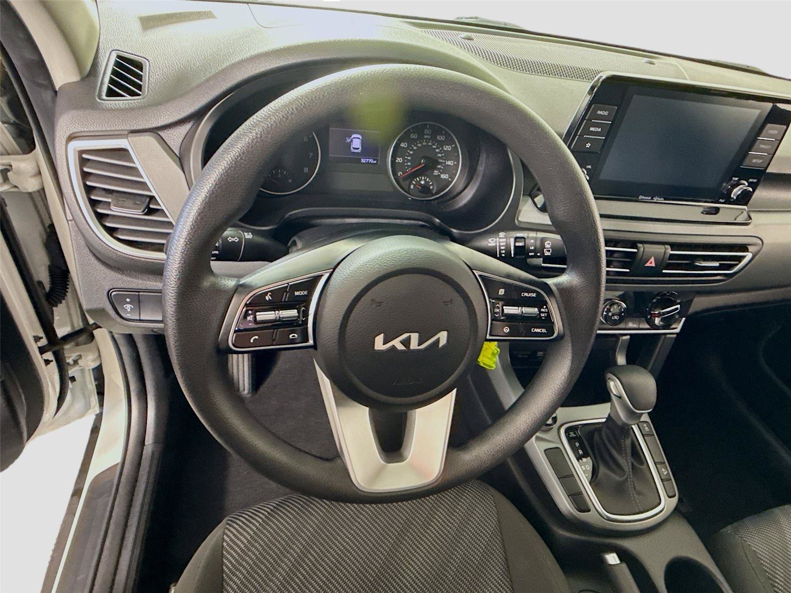 Used 2023 Kia Seltos LX AWD/4WD image 5