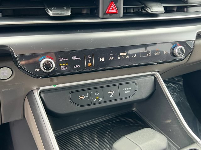 New 2026 Kia Carnival LX FWD image 23