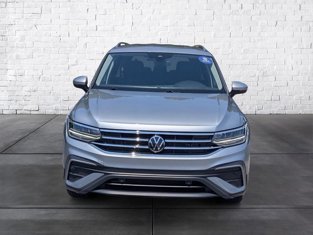 Used 2023 Volkswagen Tiguan SE FWD image 3