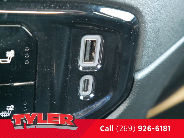 Used 2025 GMC Sierra 1500 SLT AWD/4WD image 35