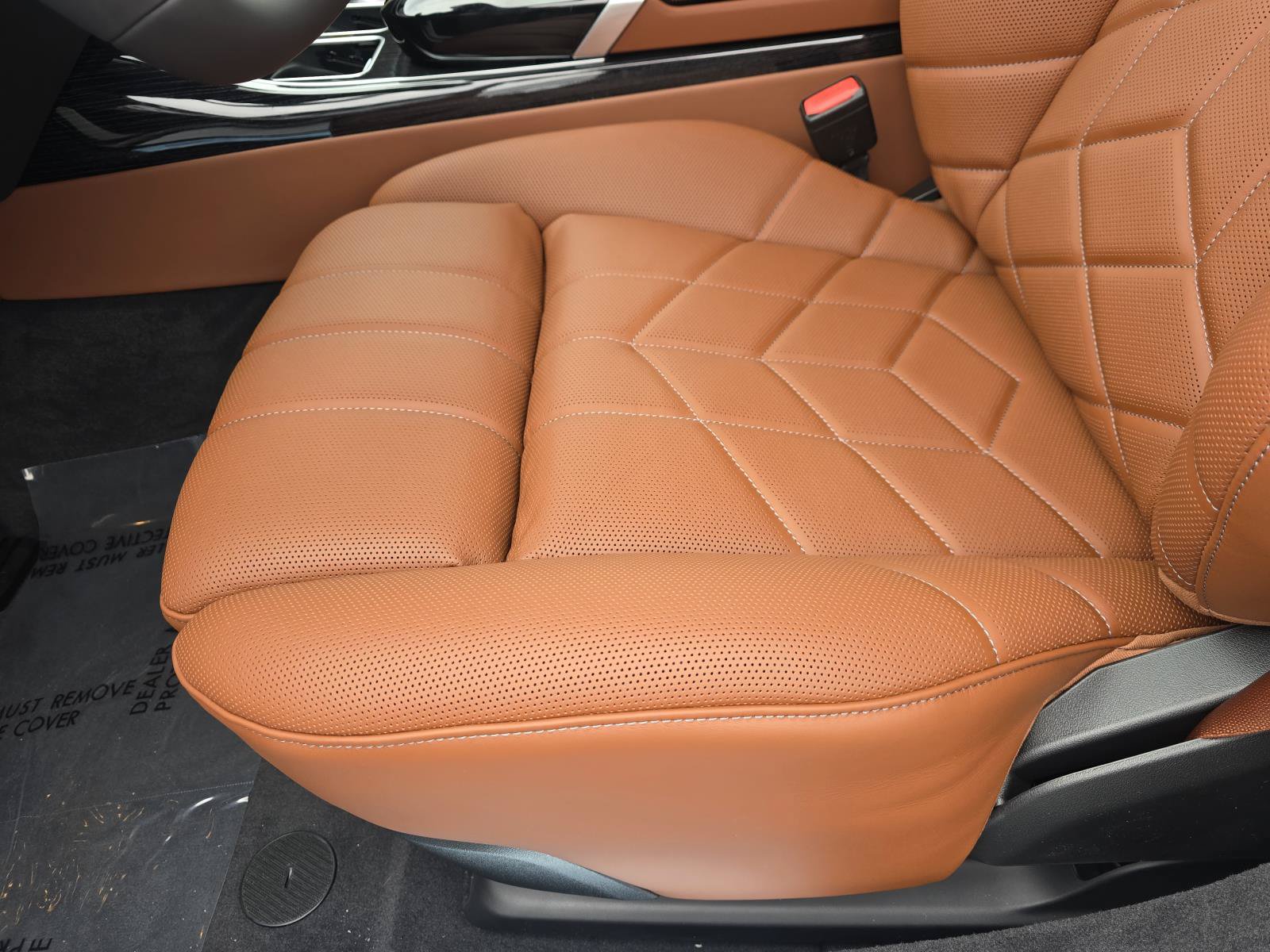 New 2026 BMW 750e xDrive w/ Executive Package AWD/4WD image 18
