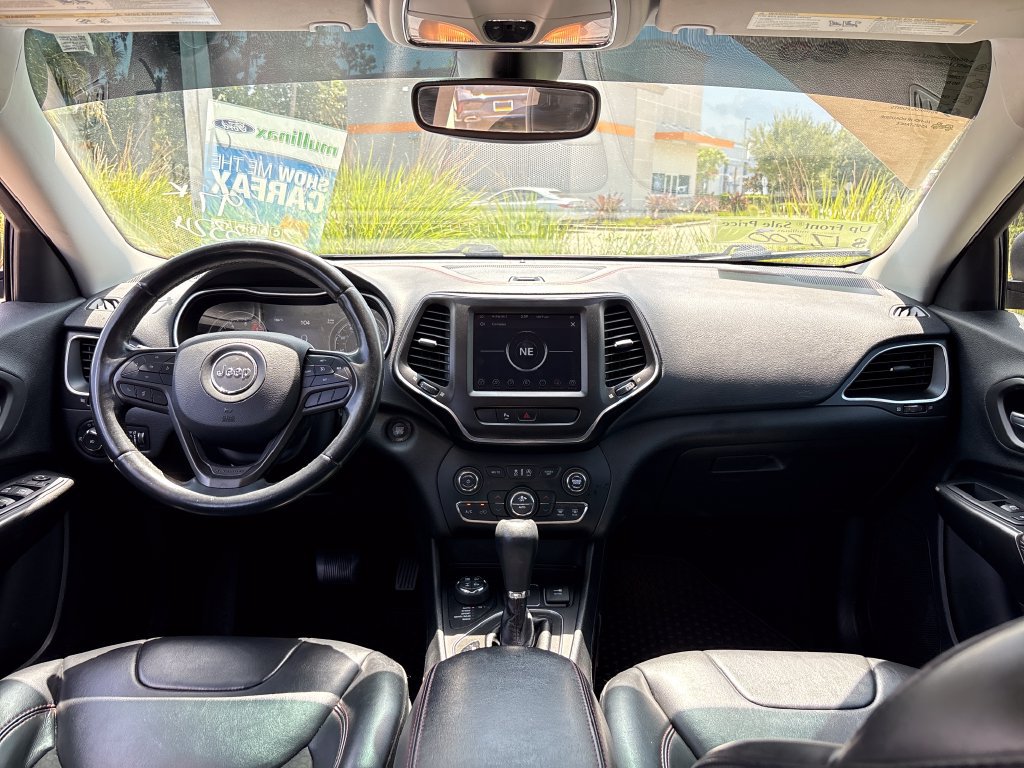 Used 2020 Jeep Cherokee Trailhawk AWD/4WD image 7