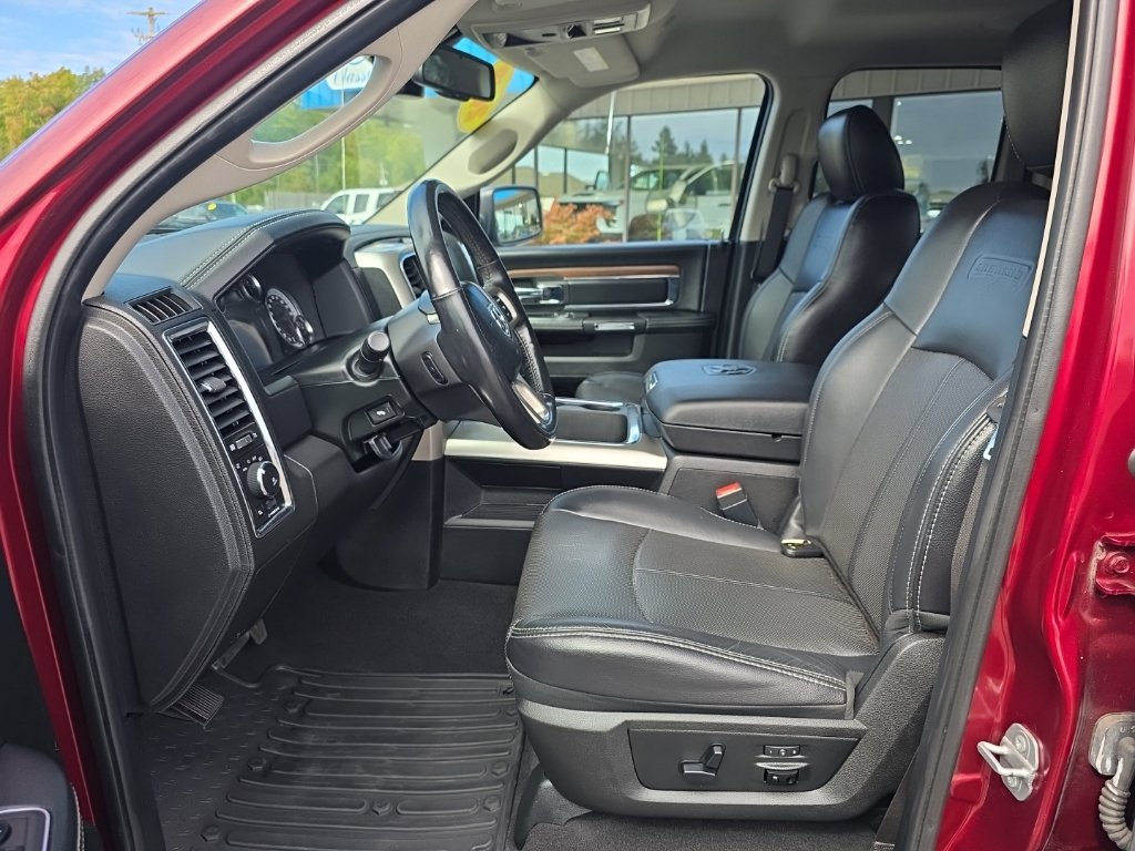 Used 2018 RAM 1500 Laramie w/ Convenience Group AWD/4WD image 24