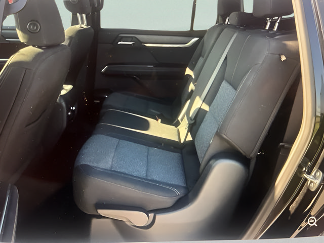 Used 2025 GMC Acadia Elevation FWD image 13