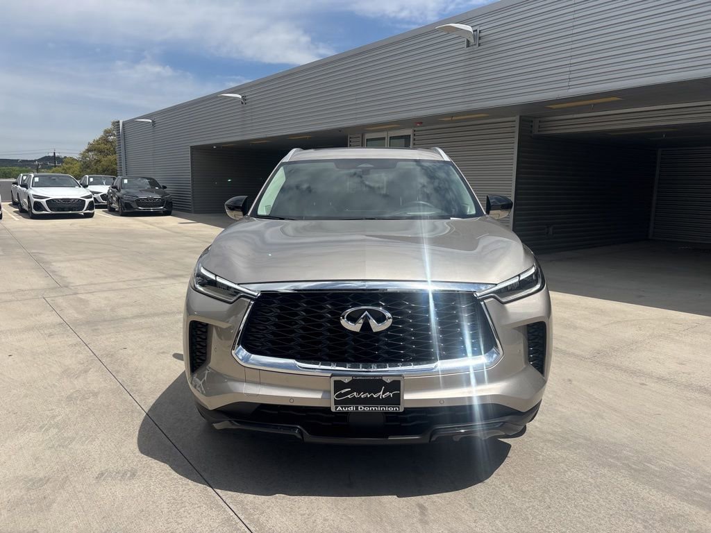 Used 2025 INFINITI QX60 Luxe w/ Vision Package AWD/4WD image 2
