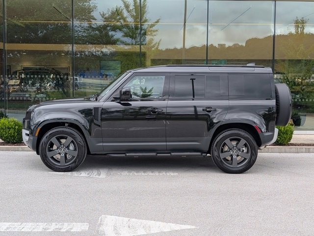 New 2025 Land Rover Defender 110 S image 2