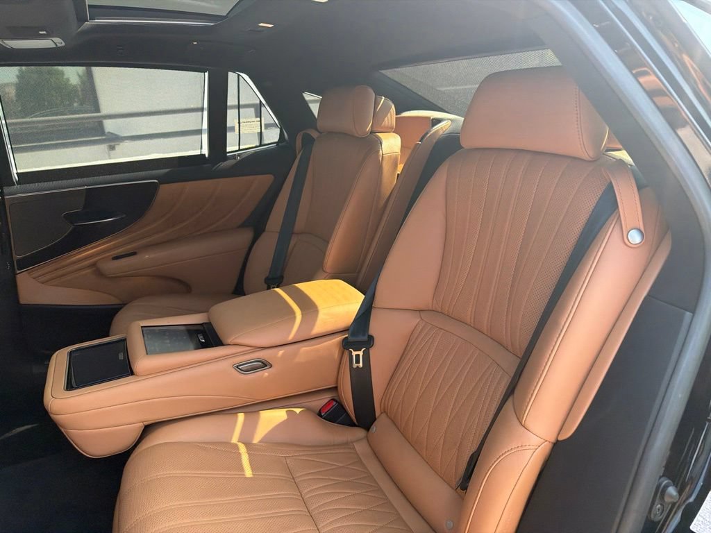 Used 2023 Lexus LS 500 AWD w/ Luxury Package image 23