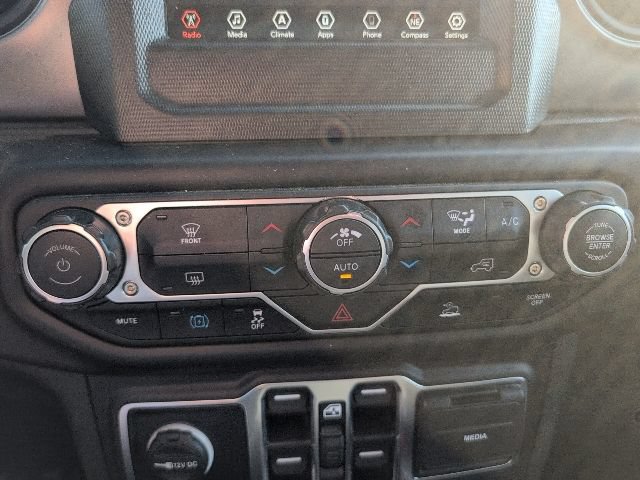 Used 2023 Jeep Wrangler Unlimited AWD/4WD image 22
