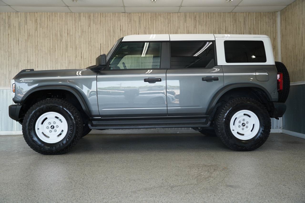 Used 2025 Ford Bronco Heritage Edition AWD/4WD image 5