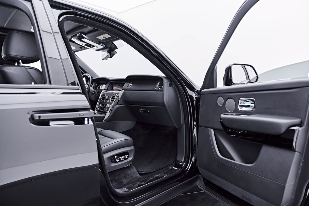 Used 2020 Rolls-Royce Cullinan AWD/4WD image 35
