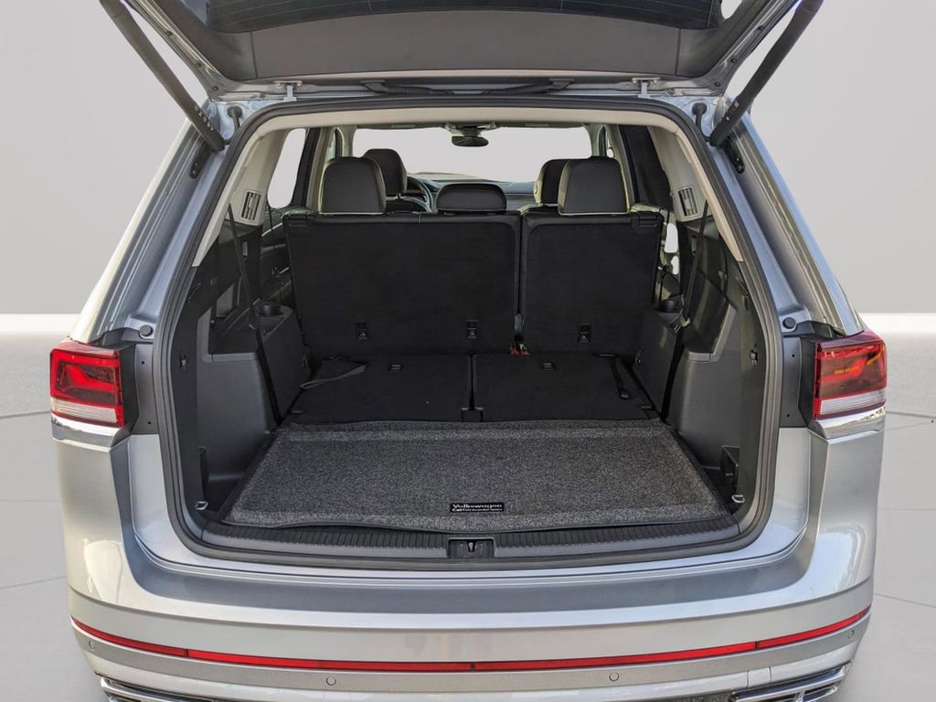 Used 2025 Volkswagen Atlas SEL Premium R-Line image 12