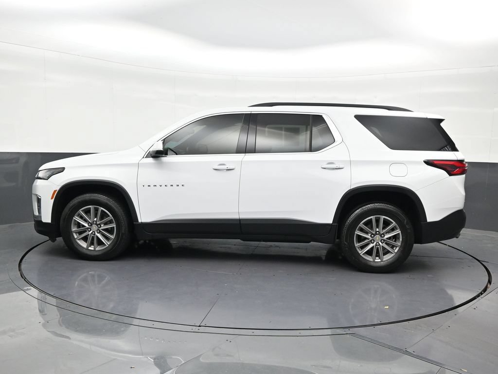 Used 2023 Chevrolet Traverse LT FWD image 2
