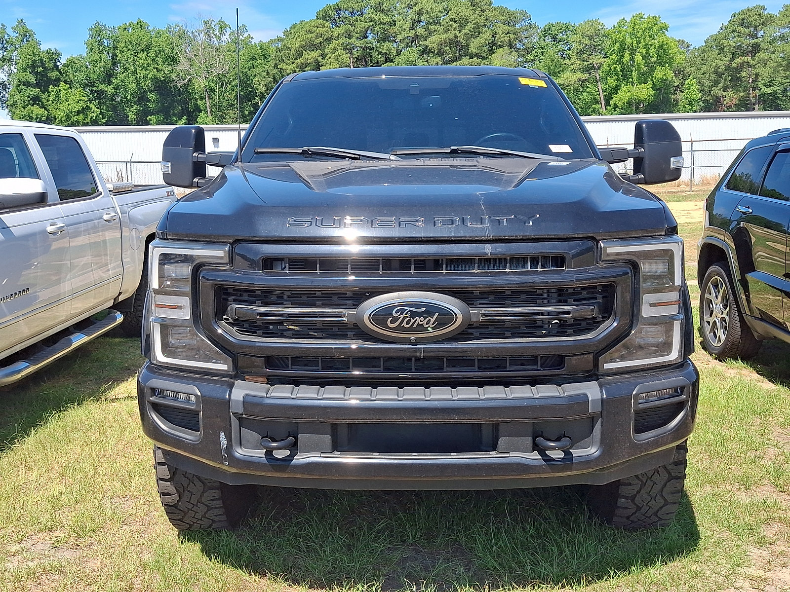 Used 2022 Ford F250 Lariat w/ Tremor Off-Road Package AWD/4WD image 2