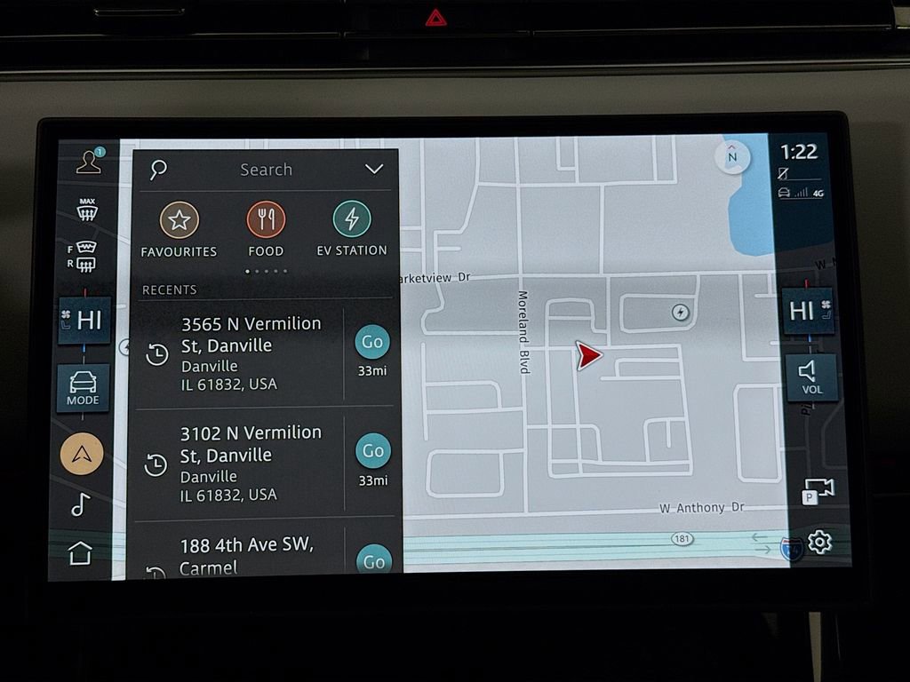 Used 2025 Land Rover Range Rover Sport Autobiography image 13