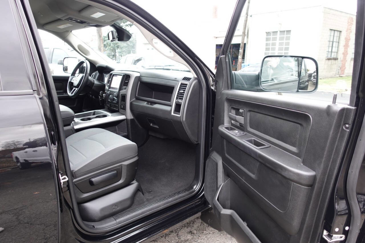 Used 2023 RAM 1500 Express w/ Wheel & Sound Group image 29