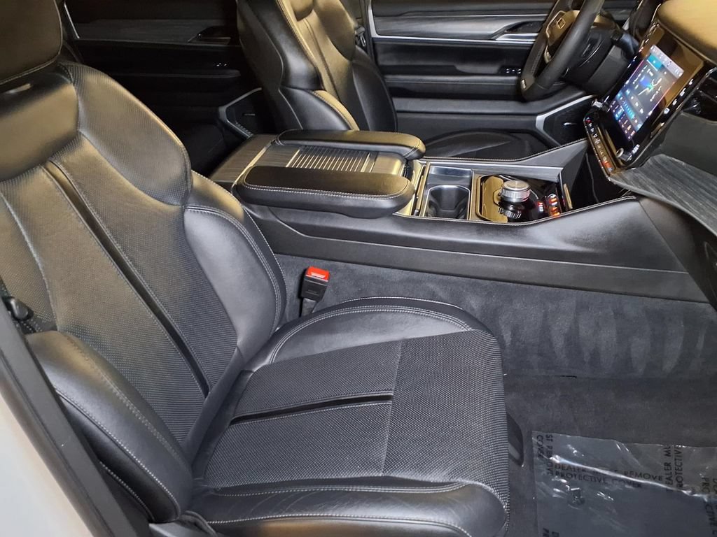 Used 2024 Jeep Wagoneer Series II RWD image 21