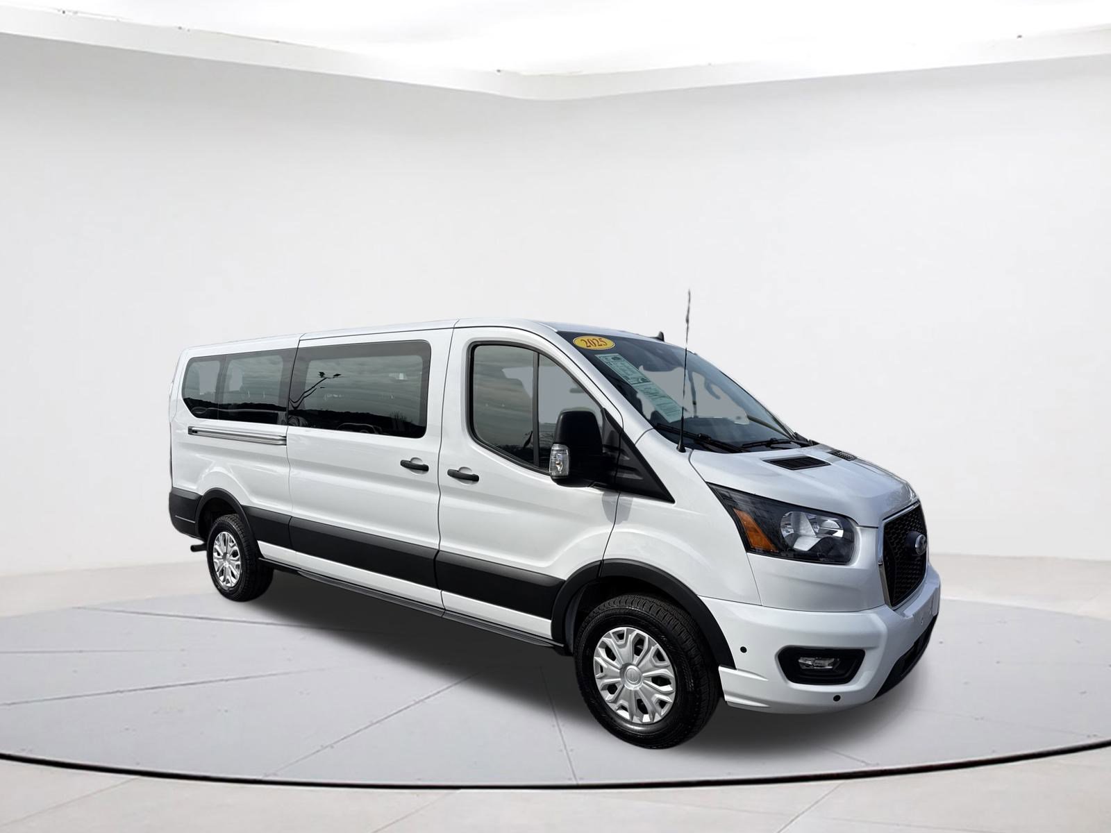 Used 2025 Ford Transit 350 XLT image 1