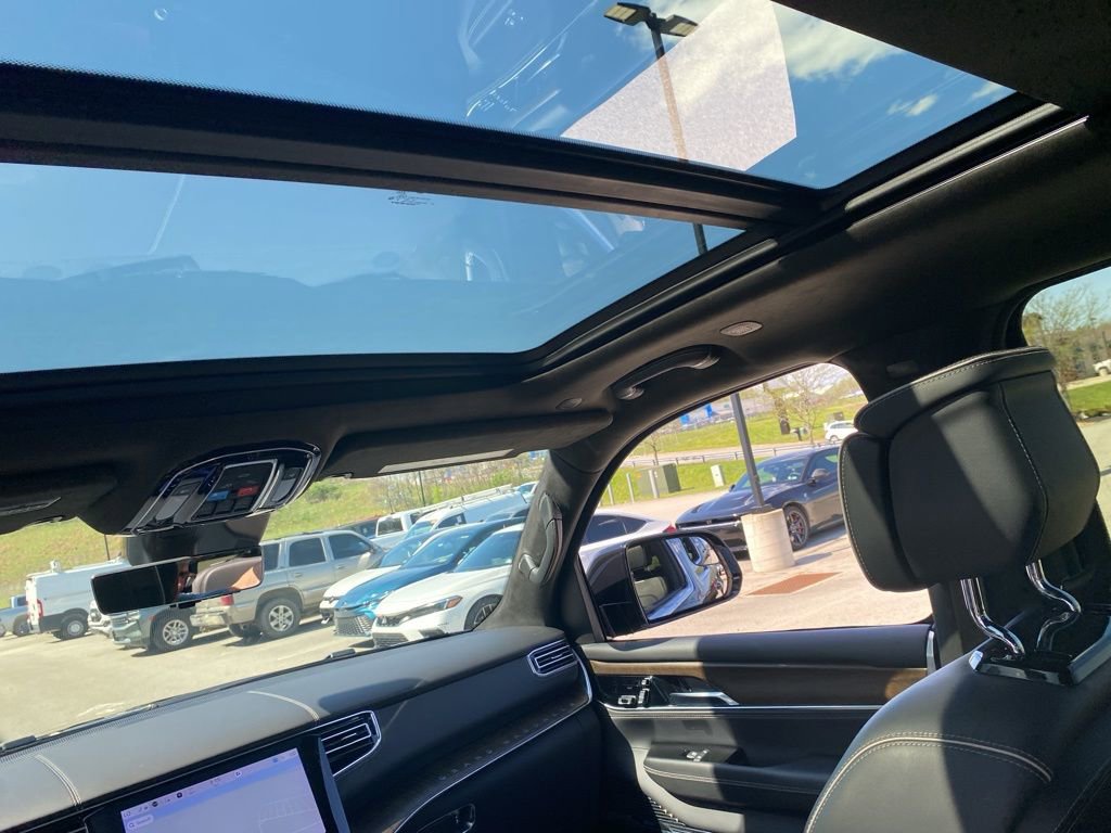 Used 2022 Jeep Grand Wagoneer Series II image 9