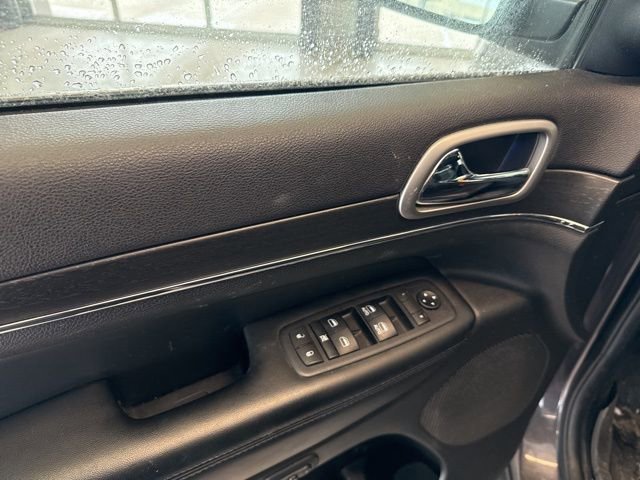 Used 2018 Jeep Grand Cherokee Limited image 7