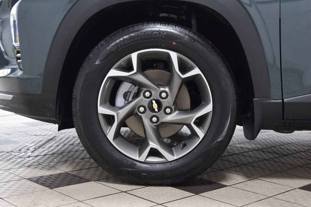 New 2026 Chevrolet Trax LT w/ Sunroof Package FWD image 26