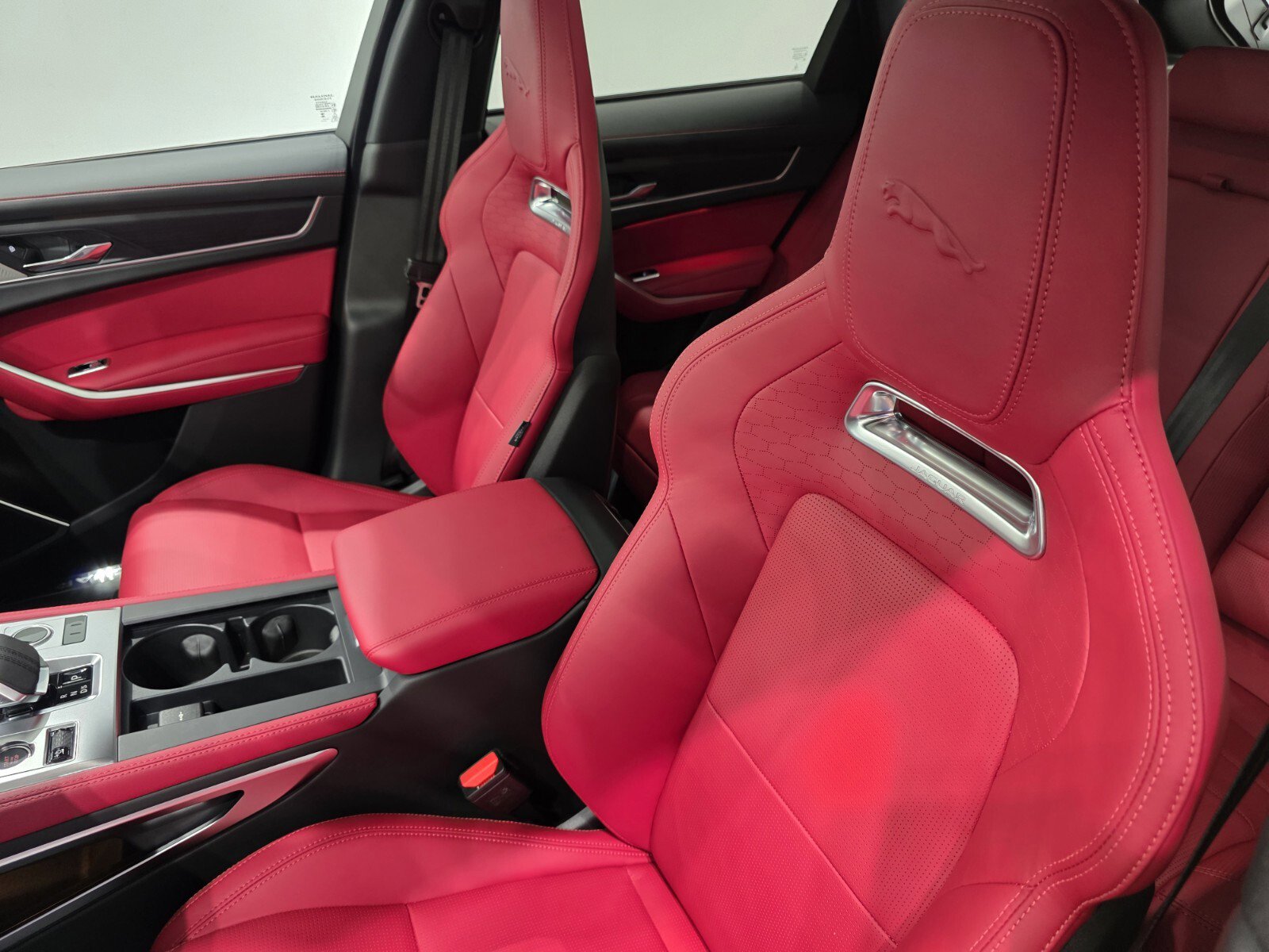 New 2026 Jaguar F-PACE R-Dynamic S image 8