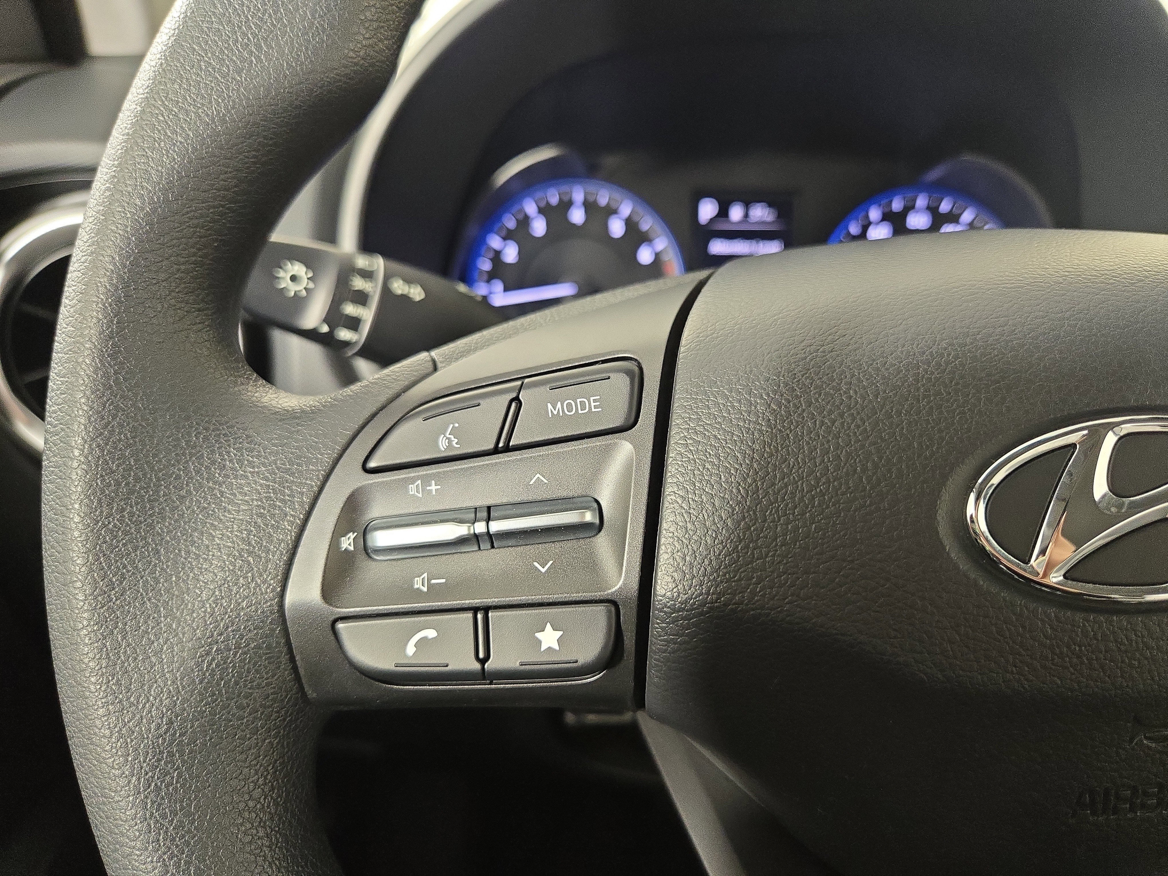 Used 2023 Hyundai Kona SE w/ Cargo Package image 15