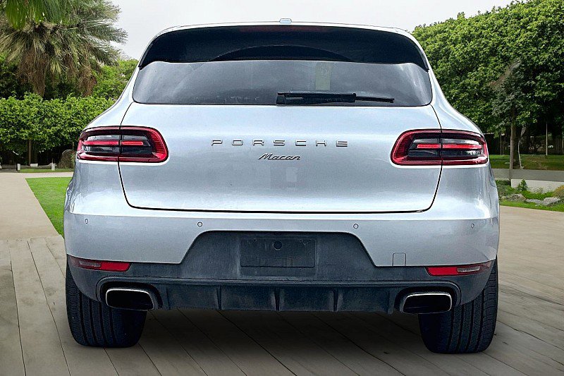Used 2017 Porsche Macan AWD/4WD image 4