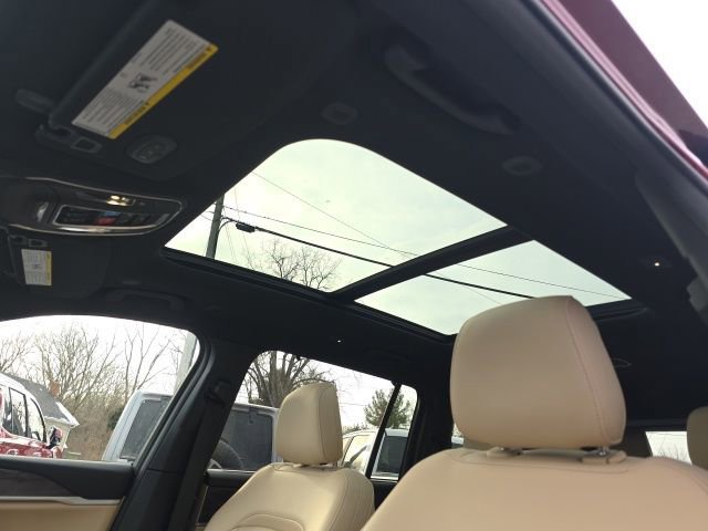 Used 2025 Jeep Grand Cherokee L Limited w/ Luxury Tech Group II image 5