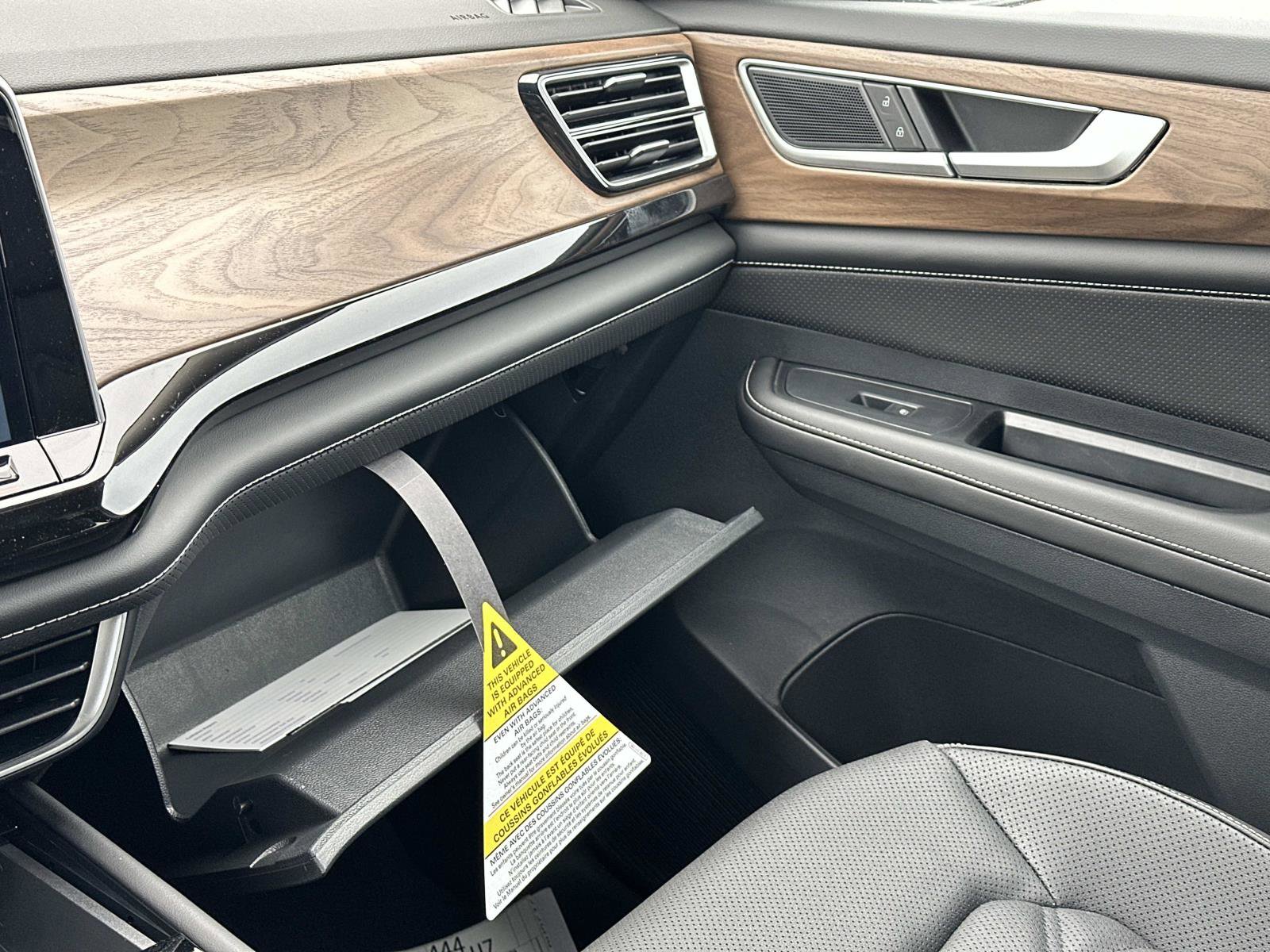 New 2026 Volkswagen Atlas SE image 32