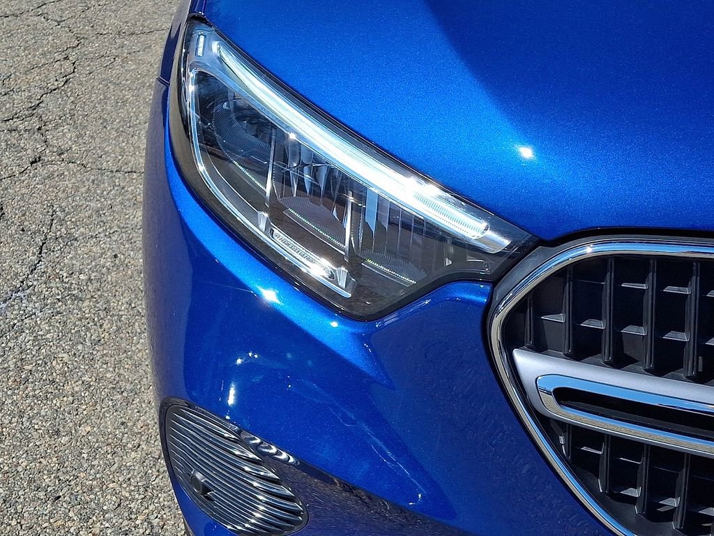 Used 2025 Mercedes-Benz GLC 300 4MATIC image 10