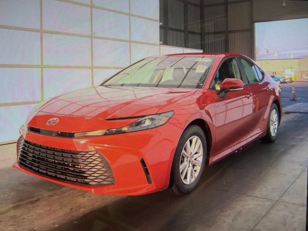 Used 2025 Toyota Camry LE FWD image 2