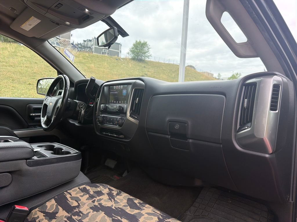 Used 2018 Chevrolet Silverado 1500 LT AWD/4WD image 30