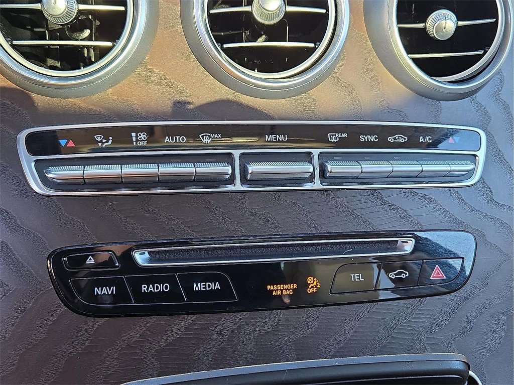 Used 2019 Mercedes-Benz GLC 300 4MATIC image 17