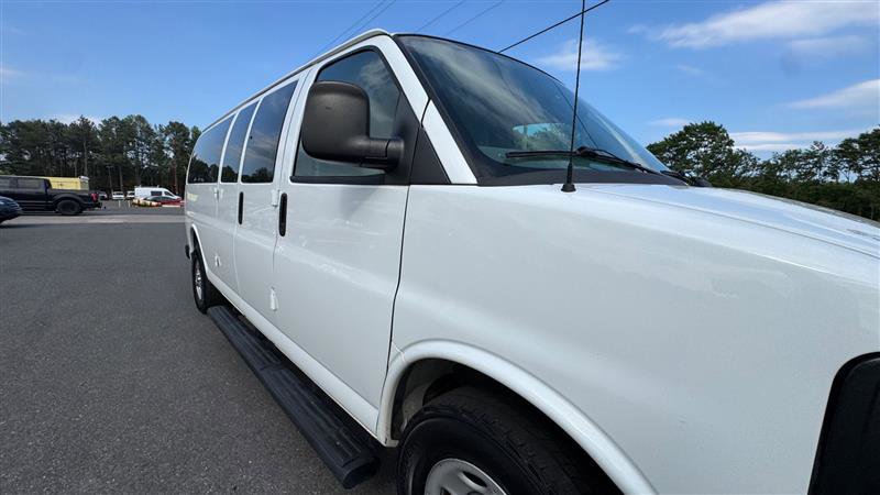 Used 2017 Chevrolet Express 3500 LS RWD image 23