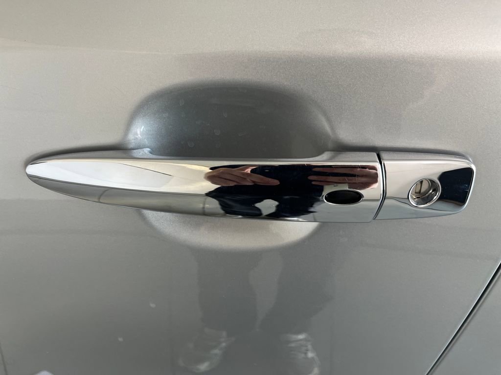 Used 2017 Nissan Leaf SV image 38