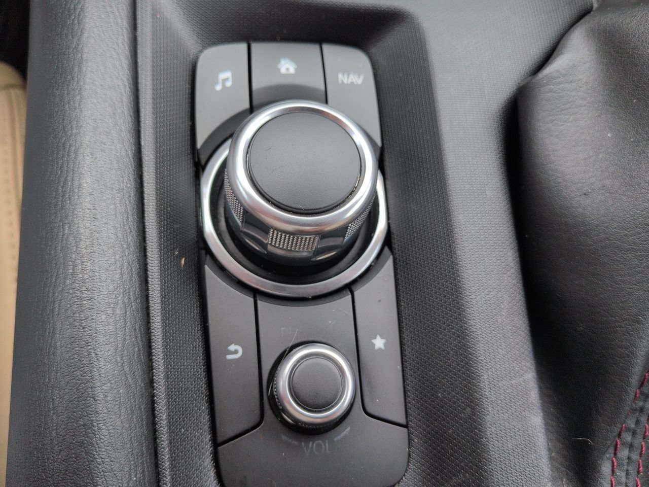 Used 2016 MAZDA MX-5 Miata Grand Touring RWD image 30