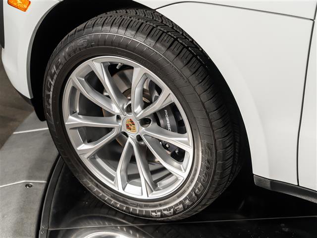 Used 2025 Porsche Macan image 16