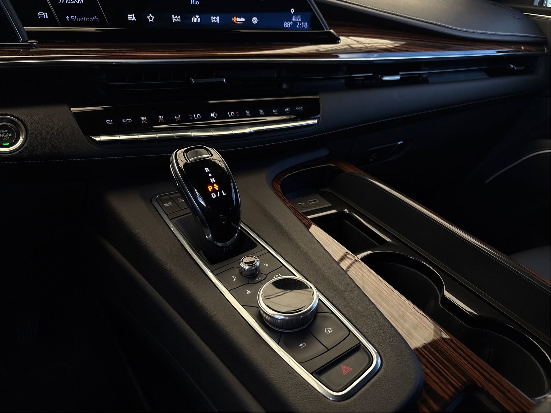 Certified 2022 Cadillac Escalade Luxury image 30