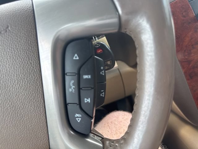 Used 2013 Chevrolet Avalanche LTZ AWD/4WD image 25