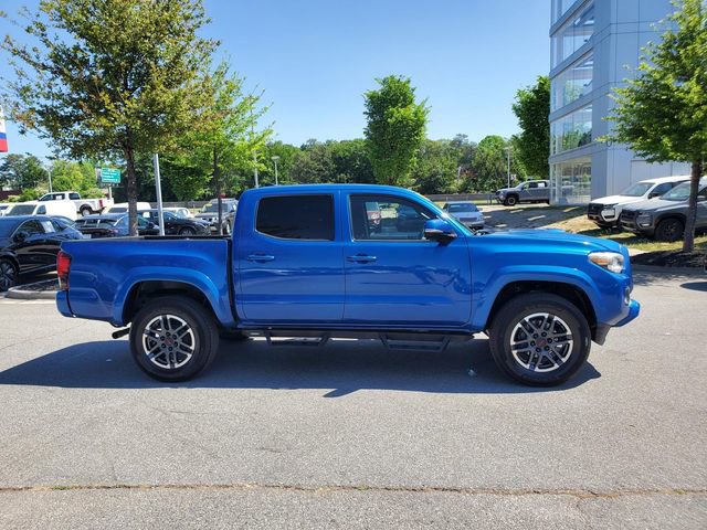 Used 2018 Toyota Tacoma TRD Sport image 2