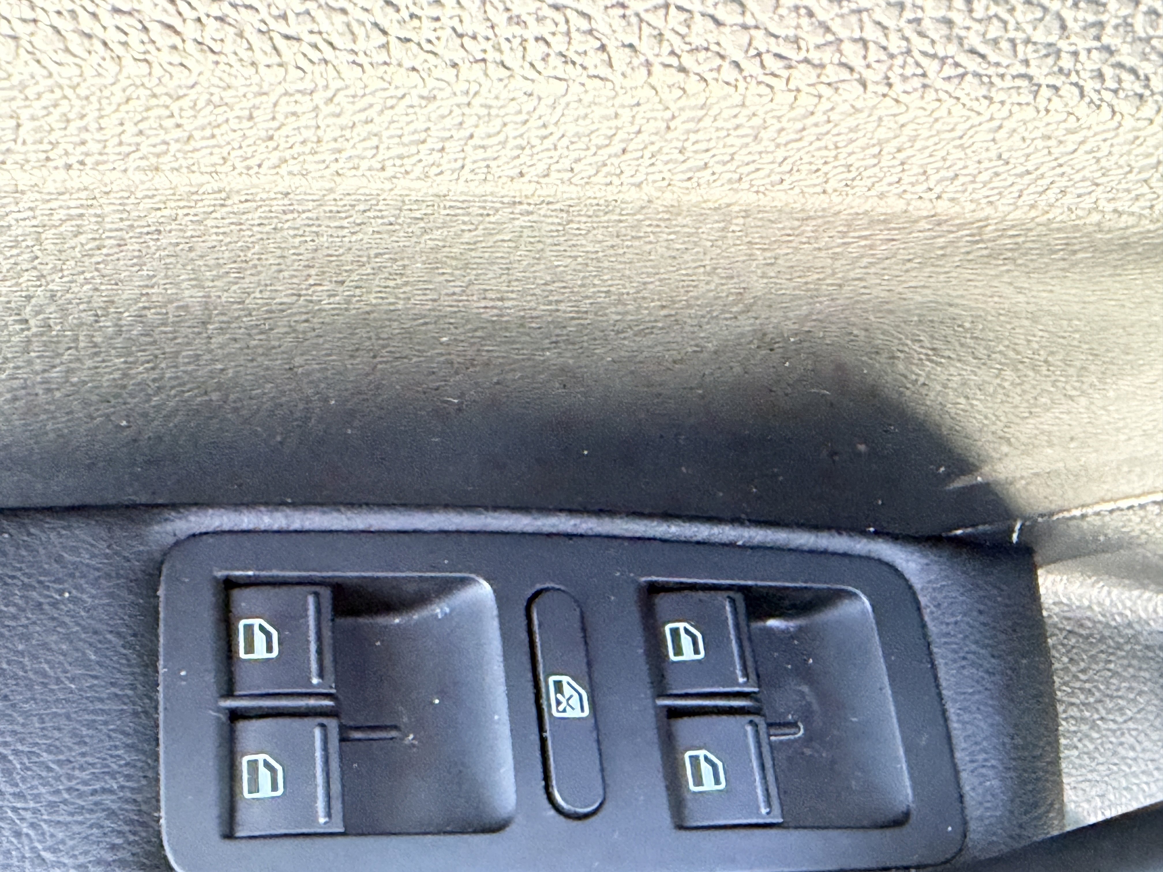 Used 2019 Volkswagen Passat 2.0T Wolfsburg image 16