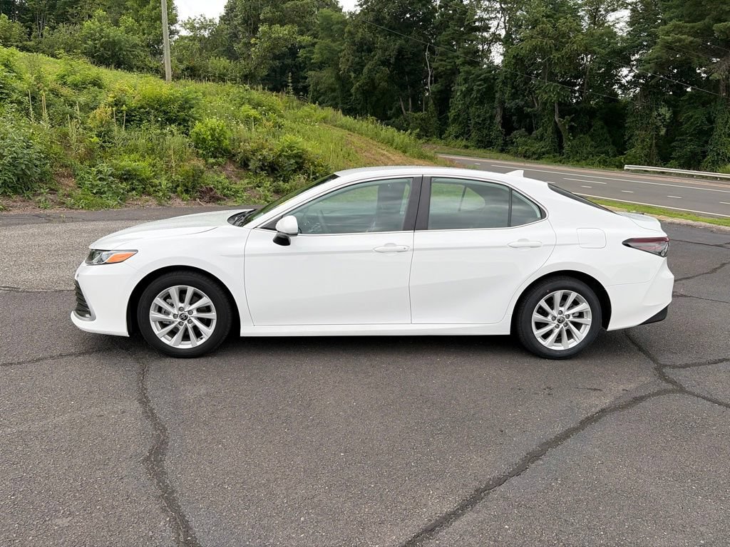 Used 2024 Toyota Camry LE FWD image 6
