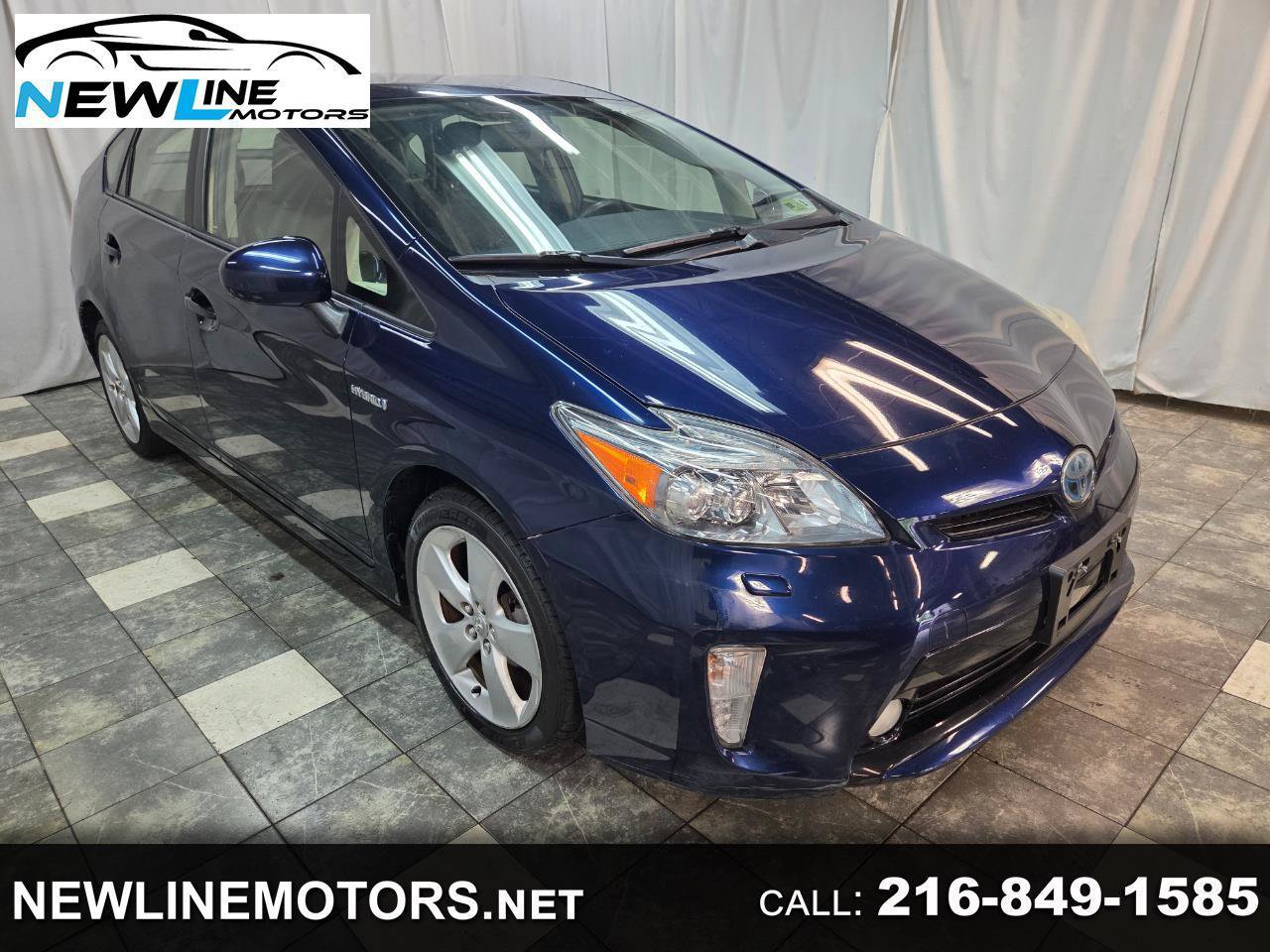 Used 2015 Toyota Prius Five w/ Advanced Technology Package FWD image 1