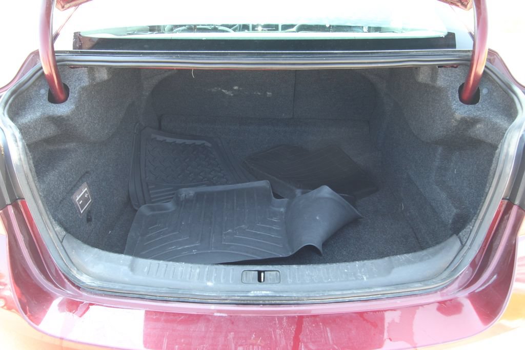 Used 2015 Chevrolet Malibu LT w/ Power Convenience Package FWD image 12