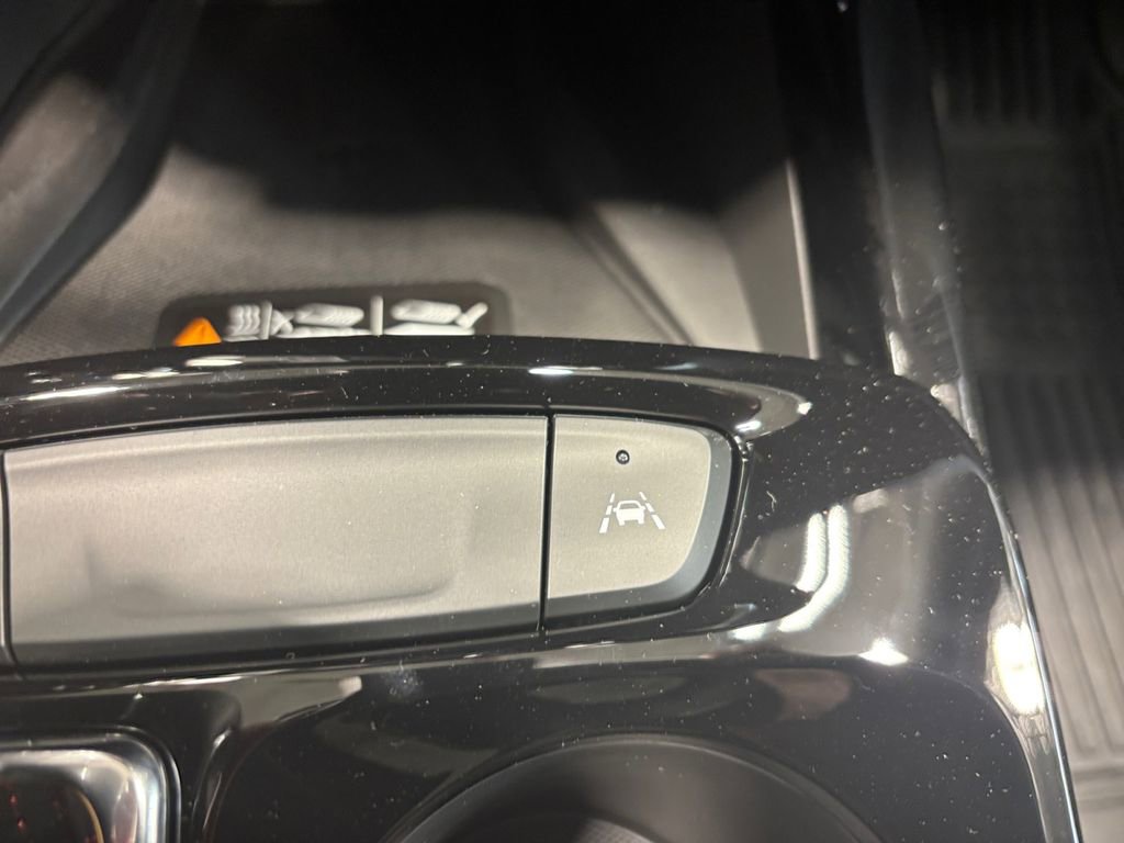 New 2026 Chevrolet Trax RS w/ Sunroof Package FWD image 23