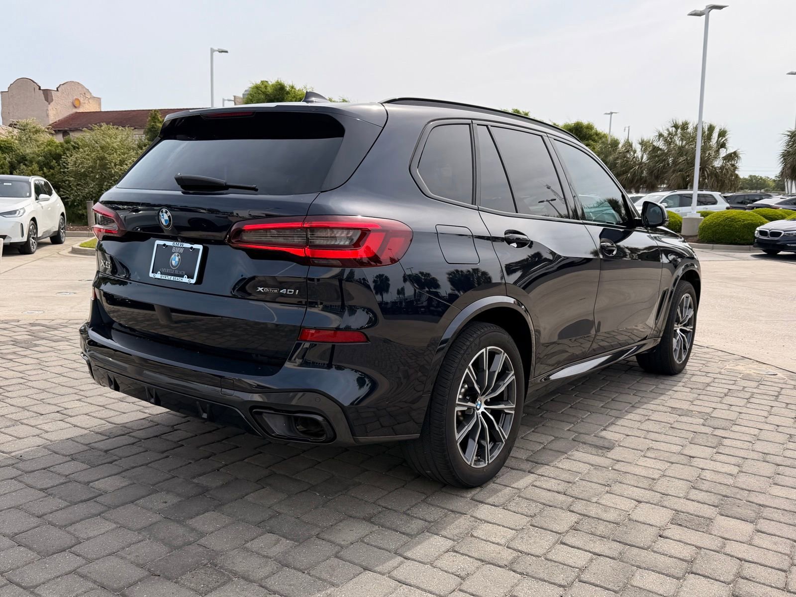 Used 2022 BMW X5 xDrive40i w/ M Sport Package AWD/4WD image 9