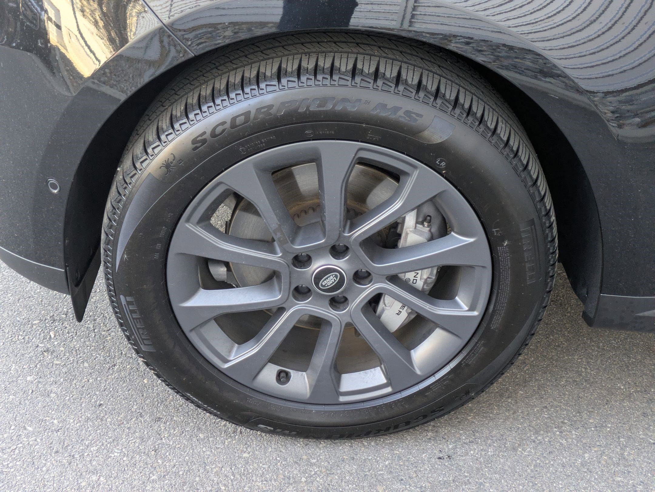 Used 2025 Land Rover Range Rover Sport image 13