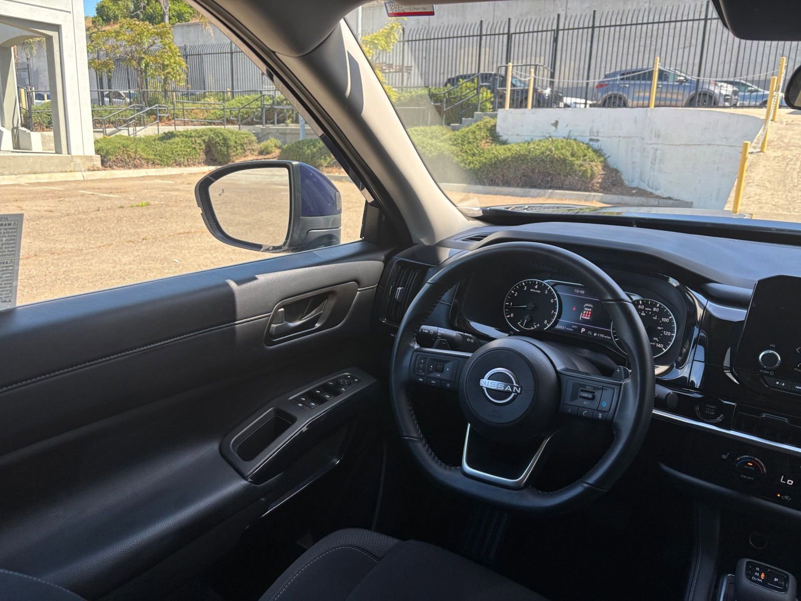 Used 2025 Nissan Pathfinder SV image 37